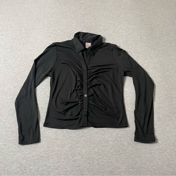 No Boundaries Juniors' Ruched Button Front Blouse Top - Picture 4 of 4